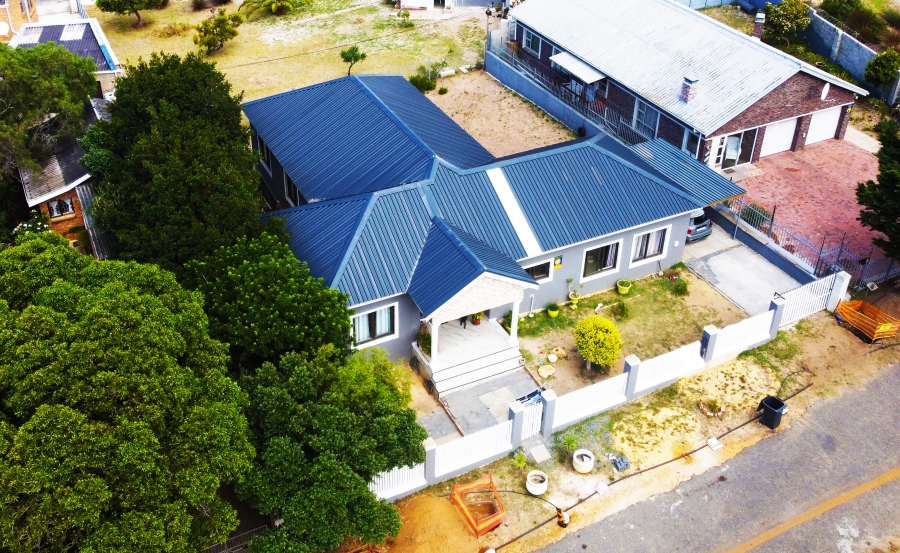 4 Bedroom Property for Sale in Palmiet Western Cape